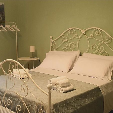 Готель La Casa Di Andreina Монделло Екстер'єр фото