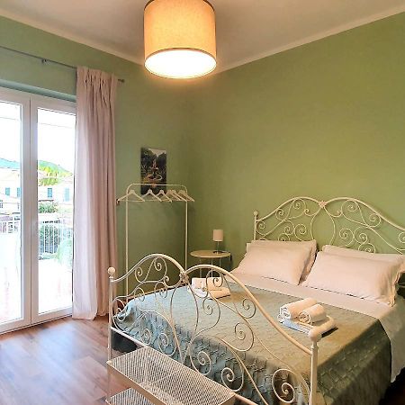 Готель La Casa Di Andreina Монделло Екстер'єр фото